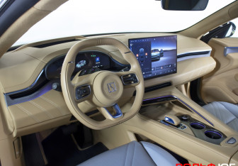 Подержанный автомобиль Zeekr 001 2024 года (21 фото)