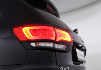 Подержанный автомобиль Jeep Grand Cherokee 2014 года (20 фото)