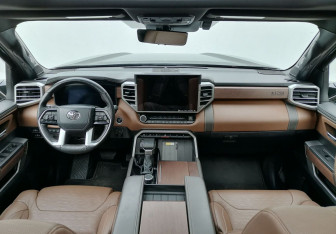 Подержанный автомобиль Toyota Tundra 2021 года (11 фото)