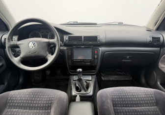 Подержанный автомобиль Volkswagen Passat Wagon 2001 года (12 фото)