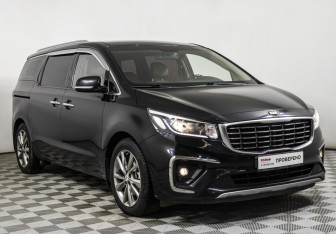 Подержанный автомобиль Kia Carnival 2018 года (3 фото)