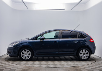 Подержанный автомобиль Citroen C4 Hatchback 2010 года (8 фото)