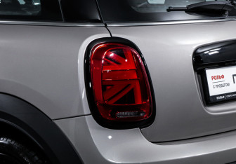 Подержанный автомобиль MINI Hatch 2021 года (17 фото)
