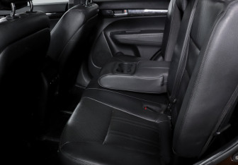 Подержанный автомобиль Kia Sorento 2017 года (10 фото)