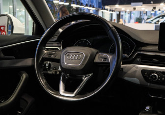 Подержанный автомобиль Audi A4 Sedan 2016 года (11 фото)