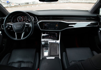 Подержанный автомобиль Audi A7 2020 года (11 фото)