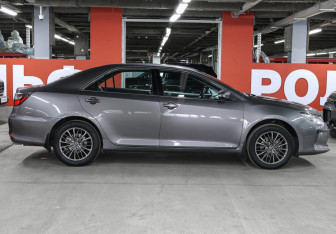 Подержанный автомобиль Toyota Camry Sedan 2014 года (4 фото)