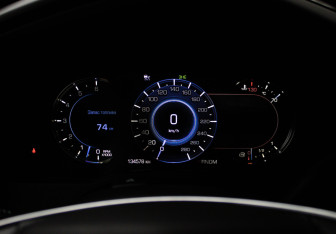 Подержанный автомобиль Cadillac Escalade Suv 2016 года (10 фото)