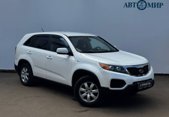 Подержанный автомобиль Kia Sorento 2012 года (3 фото)