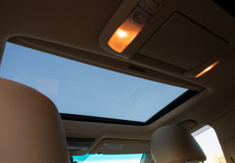 Подержанный автомобиль Lexus LX 2011 года (15 фото)