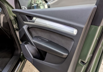 Подержанный автомобиль Audi Q5 2021 года (23 фото)