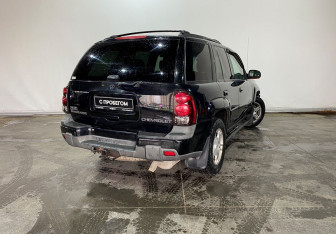 Подержанный автомобиль Chevrolet TrailBlazer 2003 года (4 фото)