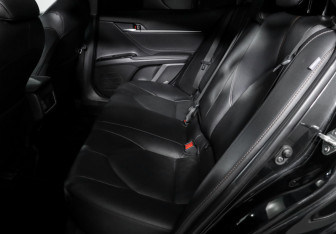 Подержанный автомобиль Toyota Camry Sedan 2023 года (10 фото)