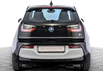 Подержанный автомобиль BMW i3 2021 года (6 фото)