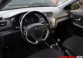 Подержанный автомобиль Kia Rio Hatchback 2020 года (10 фото)