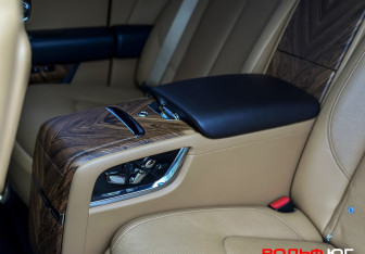 Подержанный автомобиль Rolls-Royce Cullinan 2019 года (23 фото)