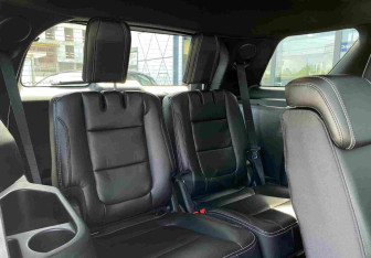 Подержанный автомобиль Ford Explorer 2018 года (14 фото)