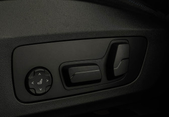 Подержанный автомобиль BMW X2 2024 года (18 фото)