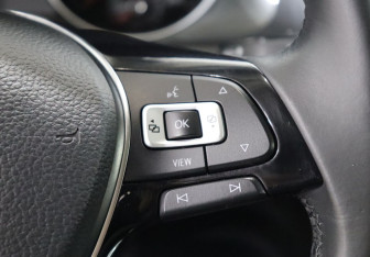 Подержанный автомобиль Volkswagen Golf Hatchback 2018 года (17 фото)