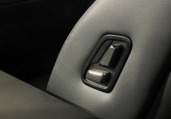 Подержанный автомобиль Zeekr 009 2023 года (17 фото)