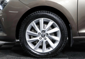 Подержанный автомобиль Skoda Rapid Liftback 2020 года (9 фото)