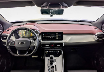 Подержанный автомобиль Geely Coolray 2021 года (14 фото)