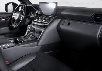 Подержанный автомобиль Toyota Land Cruiser Suv 2021 года (9 фото)