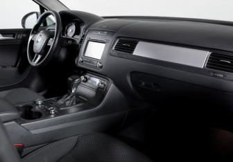 Подержанный автомобиль Volkswagen Touareg 2013 года (9 фото)
