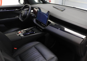 Подержанный автомобиль Zeekr 009 2023 года (21 фото)