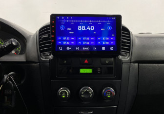 Подержанный автомобиль Kia Sorento 2007 года (17 фото)