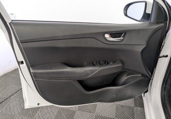 Подержанный автомобиль Hyundai Solaris Sedan 2021 года (19 фото)