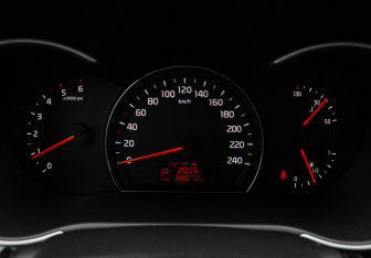 Подержанный автомобиль Kia Sorento 2013 года (19 фото)