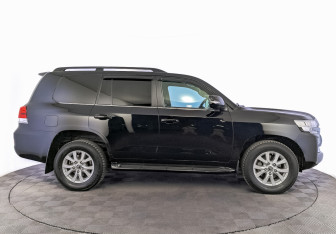 Подержанный автомобиль Toyota Land Cruiser Suv 2019 года (4 фото)