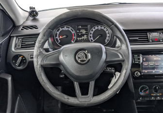 Подержанный автомобиль Skoda Rapid Liftback 2019 года (22 фото)