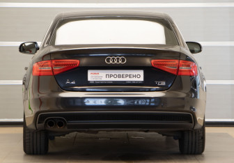 Подержанный автомобиль Audi A4 Sedan 2013 года (5 фото)