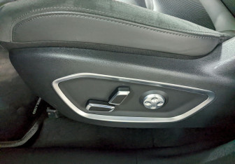 Подержанный автомобиль Geely Tugella 2023 года (15 фото)