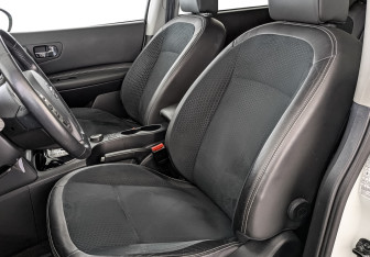 Подержанный автомобиль Nissan Qashqai 2013 года (20 фото)