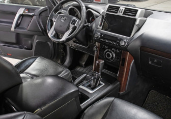 Подержанный автомобиль Toyota Land Cruiser Prado 2016 года (11 фото)