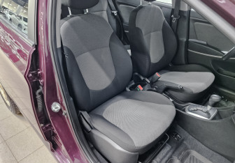 Подержанный автомобиль Hyundai Solaris Sedan 2013 года (23 фото)