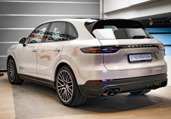 Подержанный автомобиль Porsche Cayenne 2021 года (6 фото)