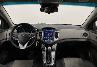 Подержанный автомобиль Chevrolet Cruze Sedan 2010 года (11 фото)
