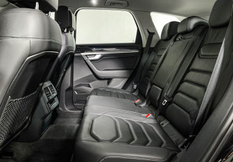 Подержанный автомобиль Volkswagen Touareg 2021 года (10 фото)