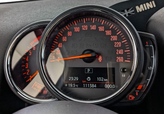 Подержанный автомобиль MINI Countryman 2020 года (27 фото)