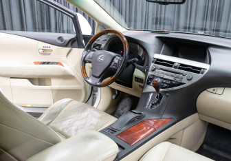 Подержанный автомобиль Lexus RX 2010 года (9 фото)