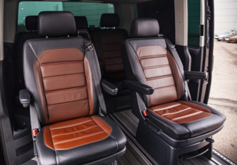 Подержанный автомобиль Volkswagen Multivan 2020 года (13 фото)