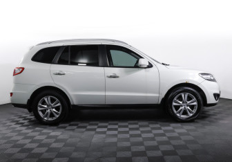 Подержанный автомобиль Hyundai Santa Fe 2010 года (4 фото)
