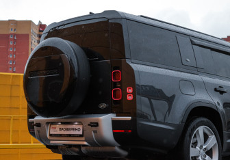 Подержанный автомобиль Land Rover Defender Suv 2022 года (14 фото)