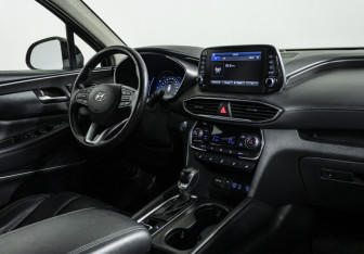 Подержанный автомобиль Hyundai Santa Fe 2019 года (9 фото)