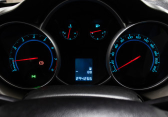 Подержанный автомобиль Chevrolet Cruze Hatchback 2014 года (13 фото)