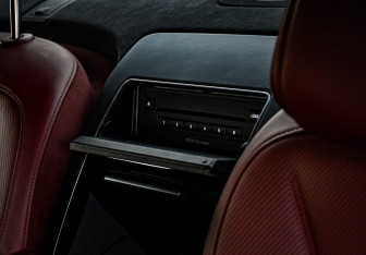 Подержанный автомобиль Audi S8 2020 года (26 фото)